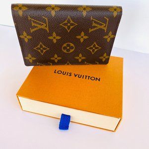 LOUIS VIUTTON MONOGRAM PASSPORT HOLDER